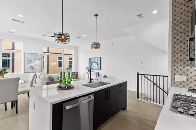 727 W 10th Street #109, Dallas, TX 75208 - Photo 8