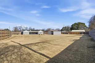 4301 Gram Ln, Bellmead, TX 76705 - Photo 20