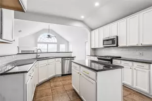 2235 Wildrose Dr, Little Elm, TX 75068 - Photo 12