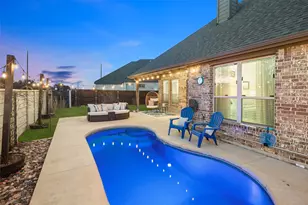 421 Monarch Wy, Justin, TX 76247 - Photo 2