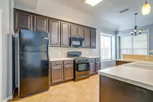 519 Deerwood Dr, Burleson, TX 76028 - Photo 10