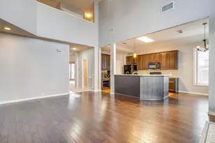 519 Deerwood Dr, Burleson, TX 76028 - Photo 8