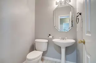 519 Deerwood Dr, Burleson, TX 76028 - Photo 16