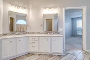 519 Deerwood Dr, Burleson, TX 76028 - Photo 22