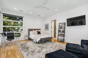 9733 Mixon Dr, Dallas, TX 75220 - Photo 12