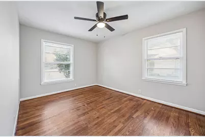 900 W Sycamore Street, Sherman, TX 75092 - Photo 16