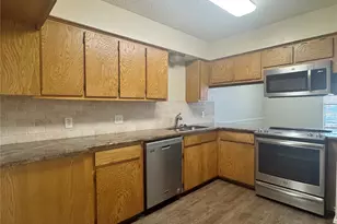 1114 Suburban St, Cedar Hill, TX 75104 - Photo 6