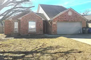 400 Buckskin Dr, Red Oak, TX 75154 - Photo 1