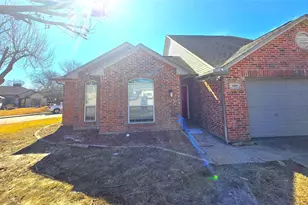 400 Buckskin Dr, Red Oak, TX 75154 - Photo 4