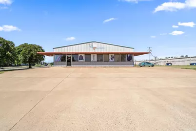 124 Faircrest Drive, Cleburne, TX 76033 - Photo 2