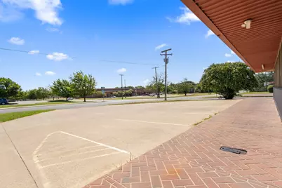 124 Faircrest Drive, Cleburne, TX 76033 - Photo 4