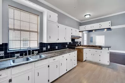 620 E Elm Street, Hillsboro, TX 76645 - Photo 8