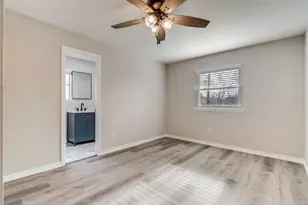 820 E Glendale St, Crowley, TX 76036 - Photo 10