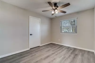 820 E Glendale Street, Crowley, TX 76036 - Photo 10