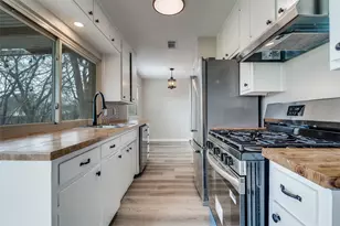 820 E Glendale St, Crowley, TX 76036 - Photo 8