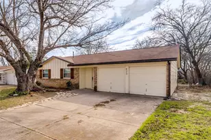 820 E Glendale St, Crowley, TX 76036 - Photo 1