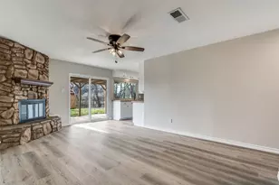 820 E Glendale St, Crowley, TX 76036 - Photo 6