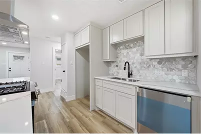 302 E Fuller Drive, Euless, TX 76039 - Photo 10