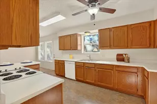 1017 Parkhill Ave, Saginaw, TX 76179 - Photo 18