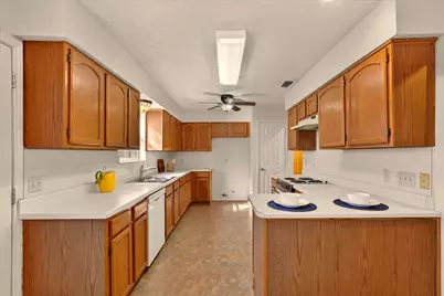 1017 Parkhill Avenue, Saginaw, TX 76179 - Photo 14