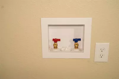 807 Crockett, Midlothian, TX 76065 - Photo 10