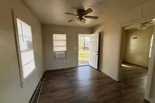 814 Tennessee St, Graham, TX 76450 - Photo 4