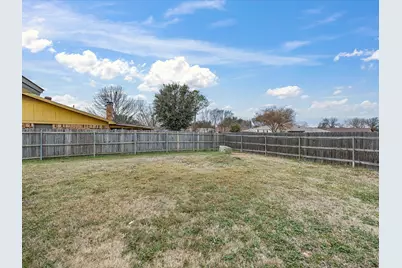 7621 Meadowbrook Drive, Watauga, TX 76148 - Photo 22
