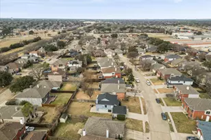 1374 Honeysuckle Ln, Lewisville, TX 75077 - Photo 38