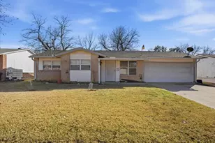 1012 Glynn Oaks Dr, Arlington, TX 76010 - Photo 2