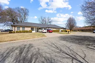 805 Peachtree Pl, Sherman, TX 75090 - Photo 4