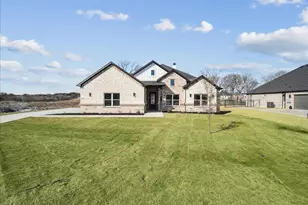 340 Slimp Blf, Azle, TX 76020 - Photo 2
