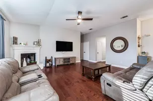 632 Mustang Ct, Little Elm, TX 75068 - Photo 8