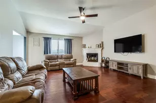 632 Mustang Ct, Little Elm, TX 75068 - Photo 10