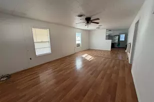 812 Tennessee St, Graham, TX 76450 - Photo 2