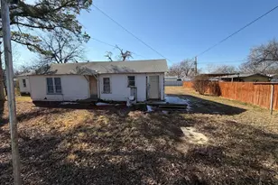 812 Tennessee St, Graham, TX 76450 - Photo 16