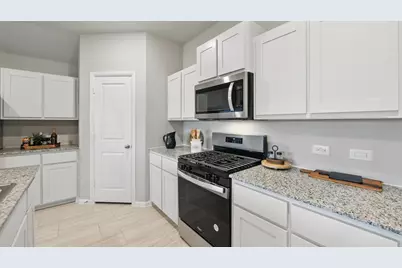 2812 Hawk Drive, Denton, TX 76205 - Photo 4