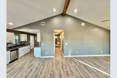 200 Lois Circle, Granbury, TX 76049 - Photo 4