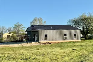 200 Lois Cir, Granbury, TX 76049 - Photo 22