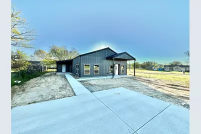 200 Lois Circle, Granbury, TX 76049 - Photo 2