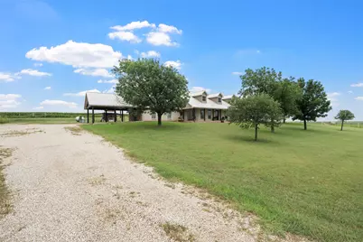 3057 Holy Road, Abbott, TX 76621 - Photo 38