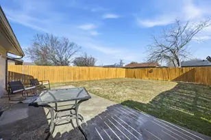 1813 Castle Dr, Garland, TX 75040 - Photo 14