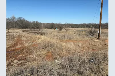 390 Rolling Hills Boulevard, Alvord, TX 76225 - Photo 2
