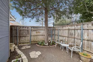 1945 Helen Ln, Lewisville, TX 75067 - Photo 34