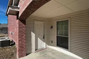 3005 Carlton Pkwy, Waxahachie, TX 75165 - Photo 2