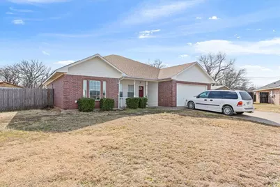400 Wildcat Drive, Lacy Lakeview, TX 76705 - Photo 1