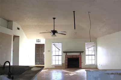 204 Hollywood Drive, Glenn Heights, TX 75154 - Photo 6