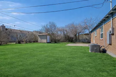 9526 Castlefield Drive, Dallas, TX 75227 - Photo 22