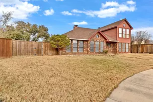 2094 Amber Ct, Lewisville, TX 75067 - Photo 2