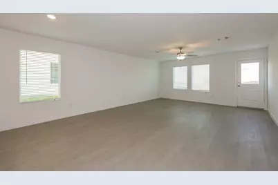 2737 Center Creek, Benbrook, TX 76108 - Photo 4