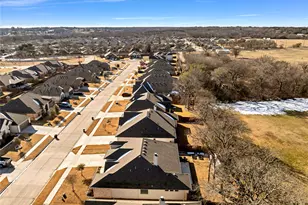 137 Gardenia Dr, Azle, TX 76020 - Photo 34